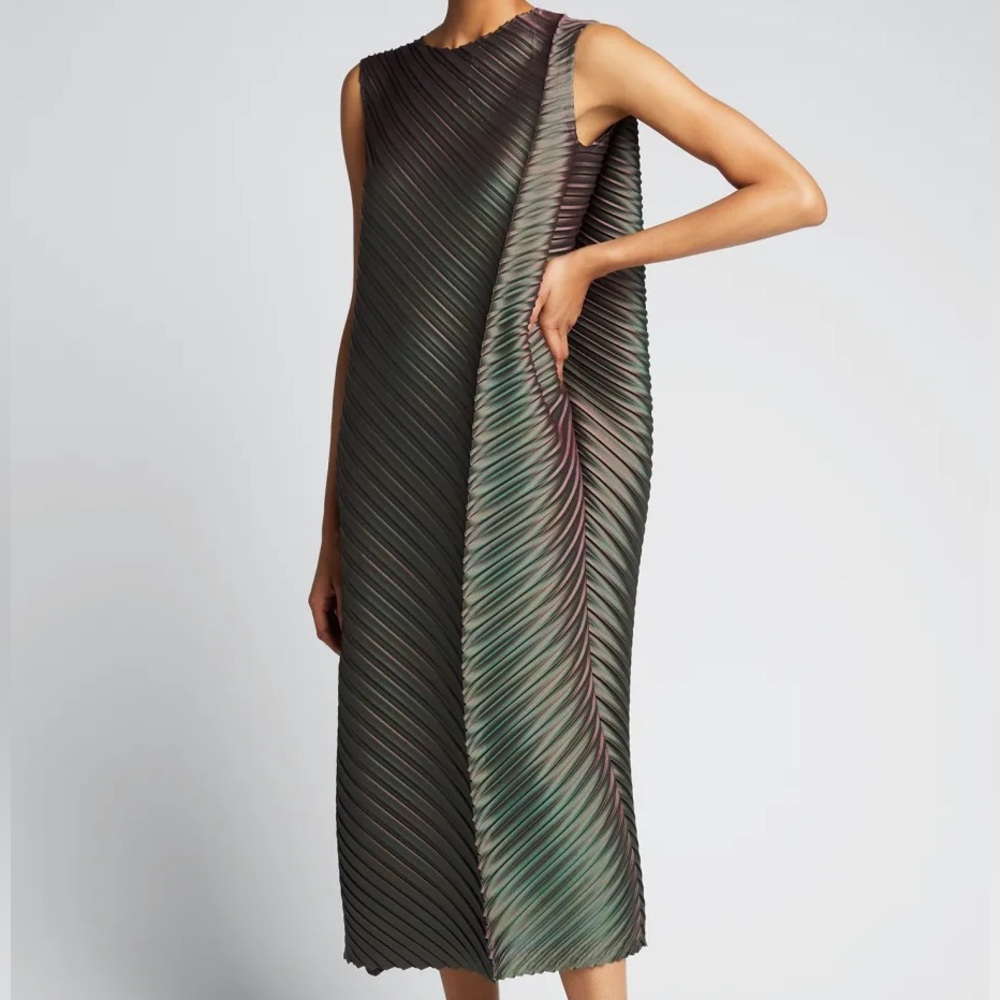 ISSEY MIYAKE Pleated Dress
